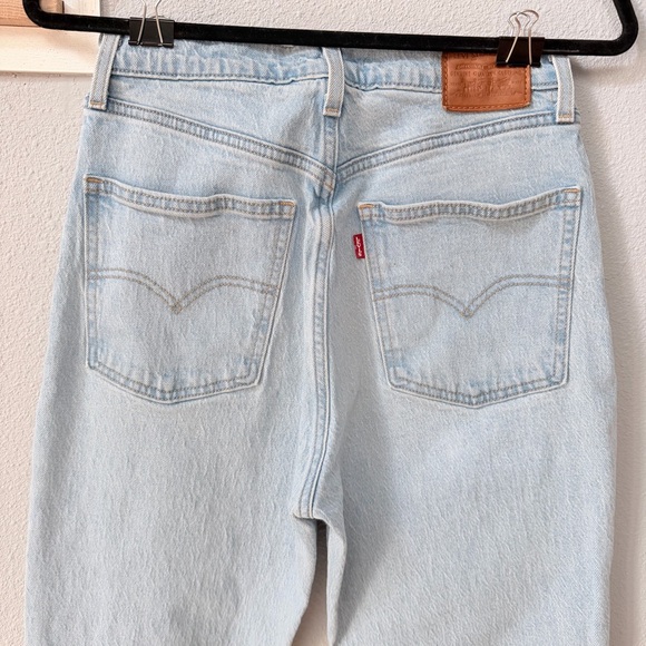 70s throwback High-Rise Slim Straight Light Wash Distressed Women's Jeans - Picture 4 of 15